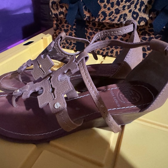 Tory Burch Tan Leather Sandals with Geometric Cutouts - Picture 2 of 4